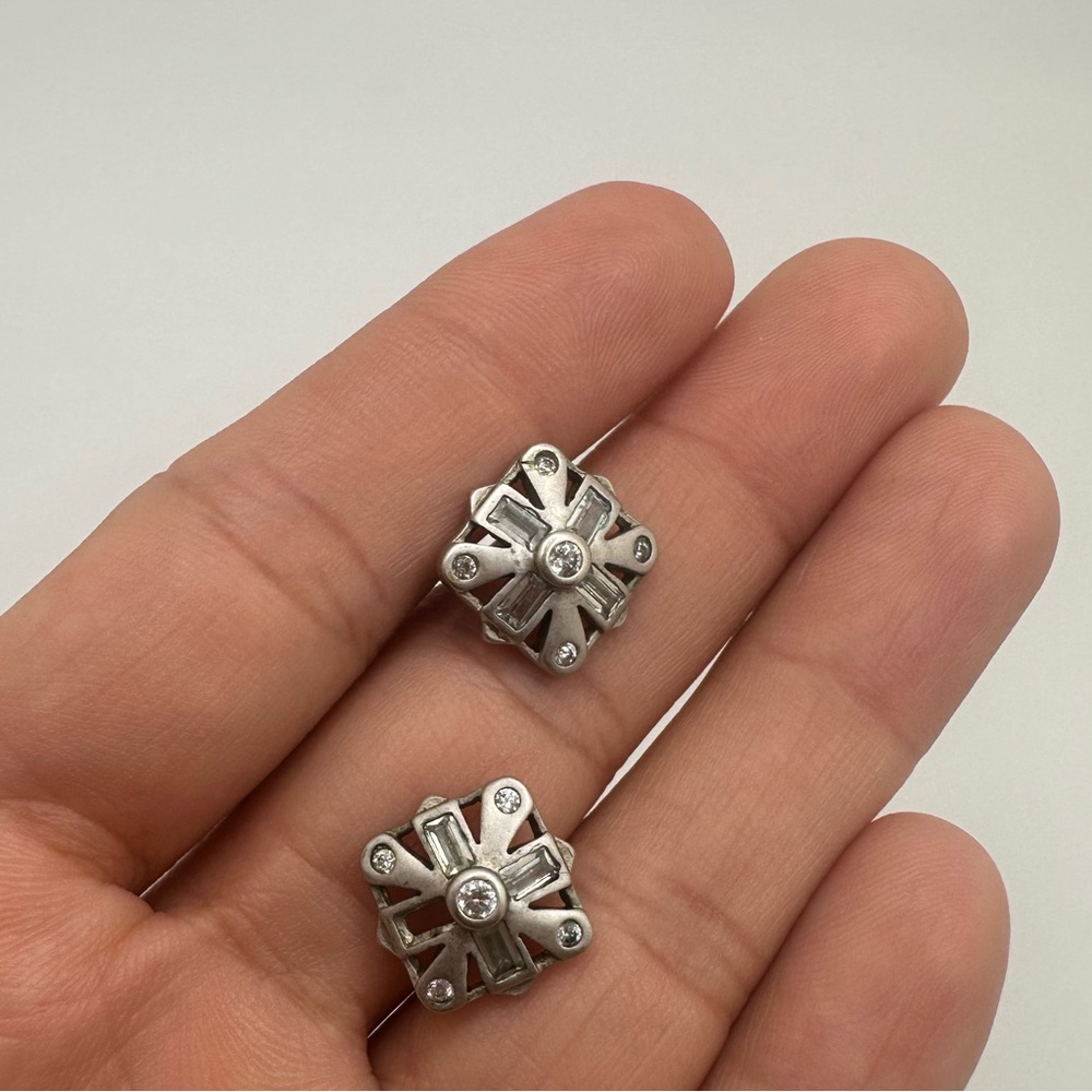 LUXE RARE Kendra Scott Silver Studs